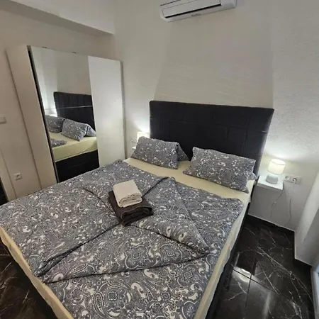 Spacious With Outdoor Swimming Pool In - Two Bedroom