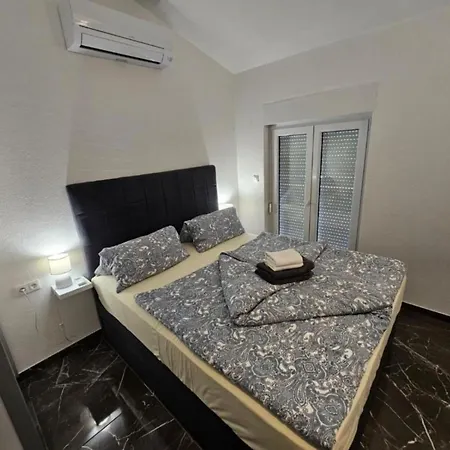 Spacious With Outdoor Swimming Pool In - Two Bedroom
